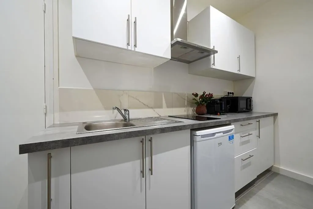 Apartament Fresh & Floral - Large Studio For 4 - Batignolles *