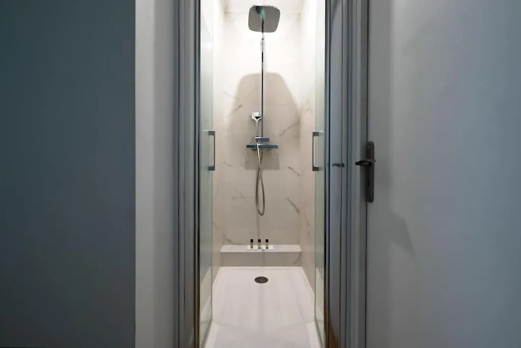 Apartment Fresh & Floral - Large Studio For 4 - Batignolles