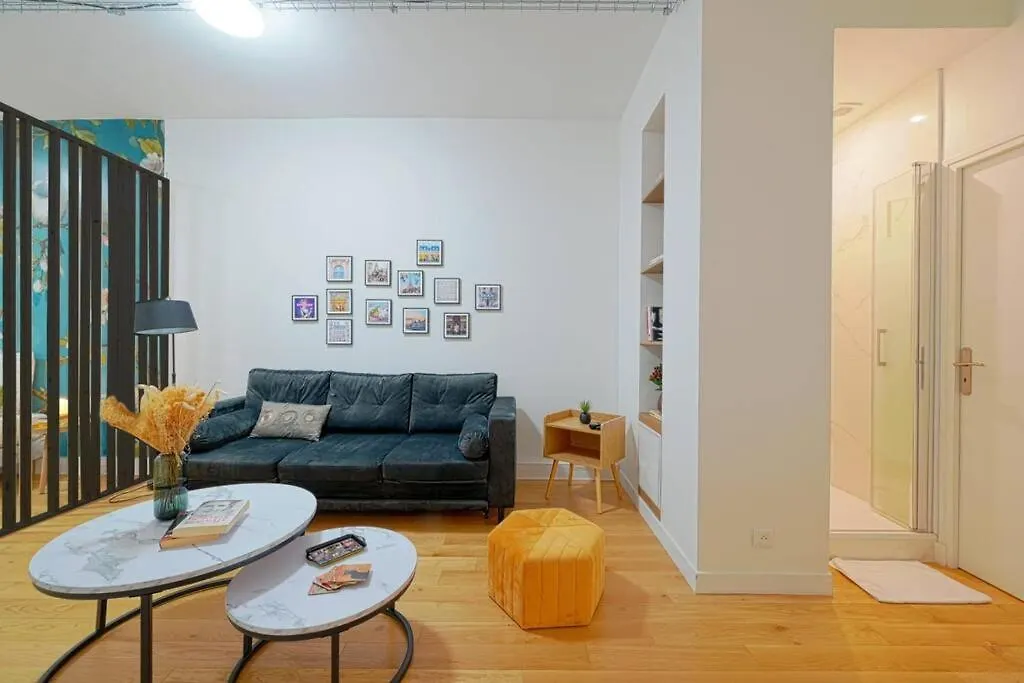 Apartament Fresh & Floral - Large Studio For 4 - Batignolles Paryż